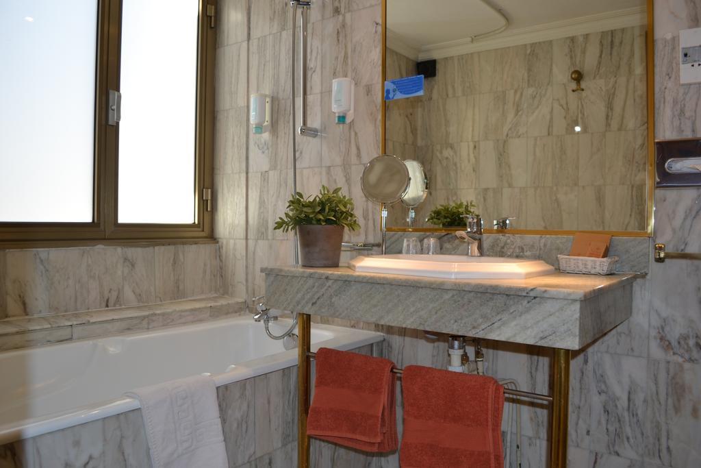 Saint Ferreol Hotel Marseille Phòng bức ảnh